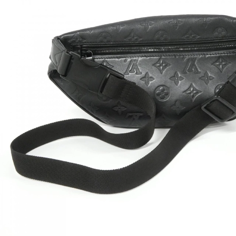 Túi đeo chéo Louis Vuitton Monogram Shadow Discovery Bum Bag PM M46036 - Hàng hiệu Authentic 801809
