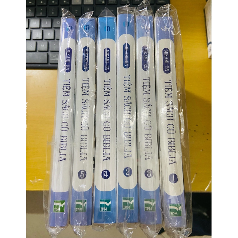 Tiệm sách cũ Biblia 493400
