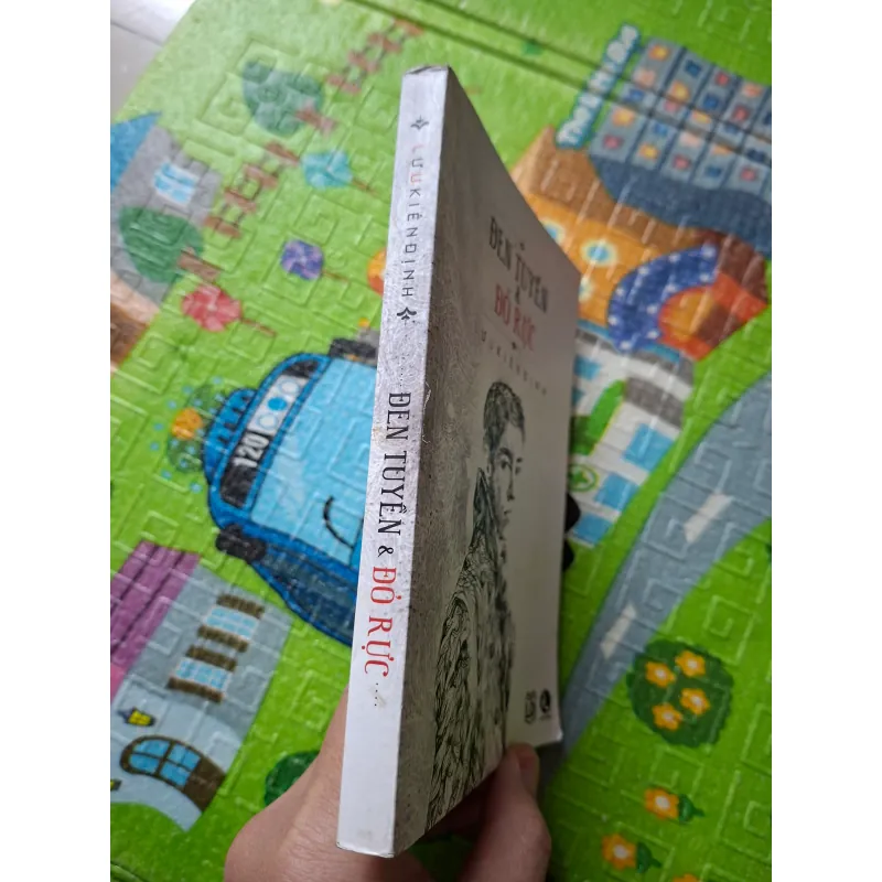 Đen Tuyền & Đỏ Rực 784797