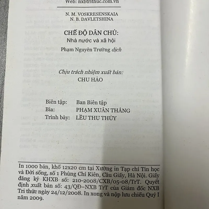 Chế độ dân chủ: Nhà nước và xã hội. 6a4 737102
