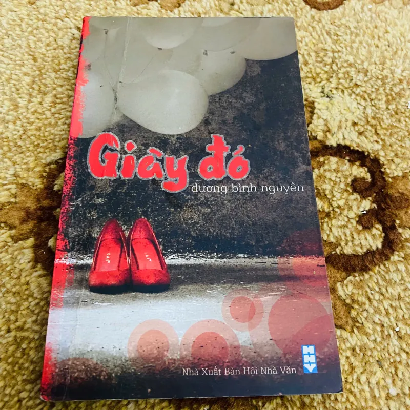 GIÀY ĐỎ - TẬP TRUYỆN NGẮN 974538