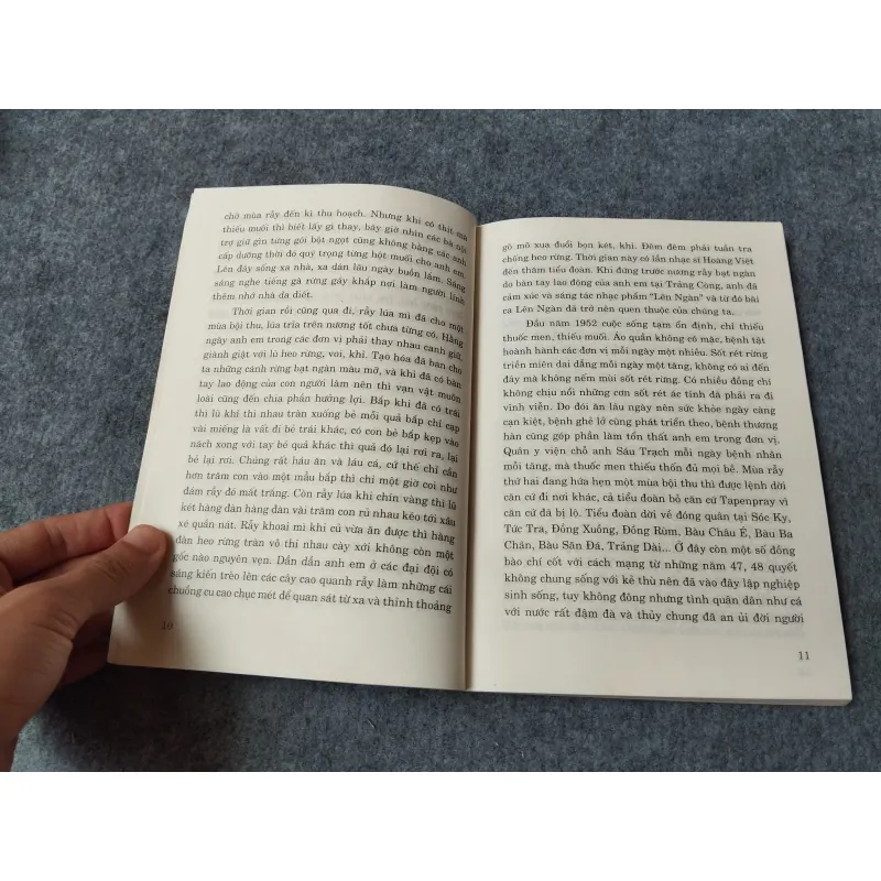 KÝ ỨC MIỀN ĐÔNG 700952