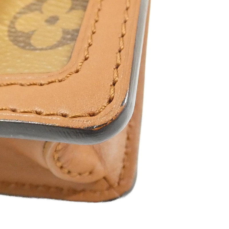 Túi đeo hông Louis Vuitton Monogram Dauphine BB M68621 609464