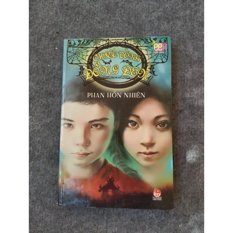 CHIẾC VÒNG ĐỒNG ĐEN - PHAN HỒN NHIÊN 719992