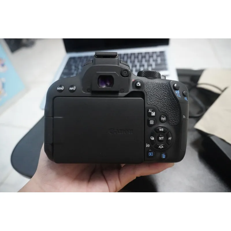 Cần bán nhanh Camon Rebelt7i/800d+Kit 18-55stm mới 99% 697460