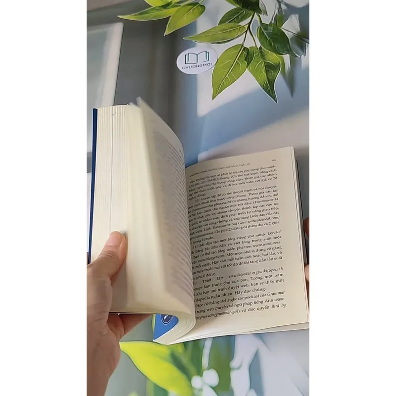 Tuổi trẻ đáng giá bao nhiêu? - Rossie Nguyễn 607729