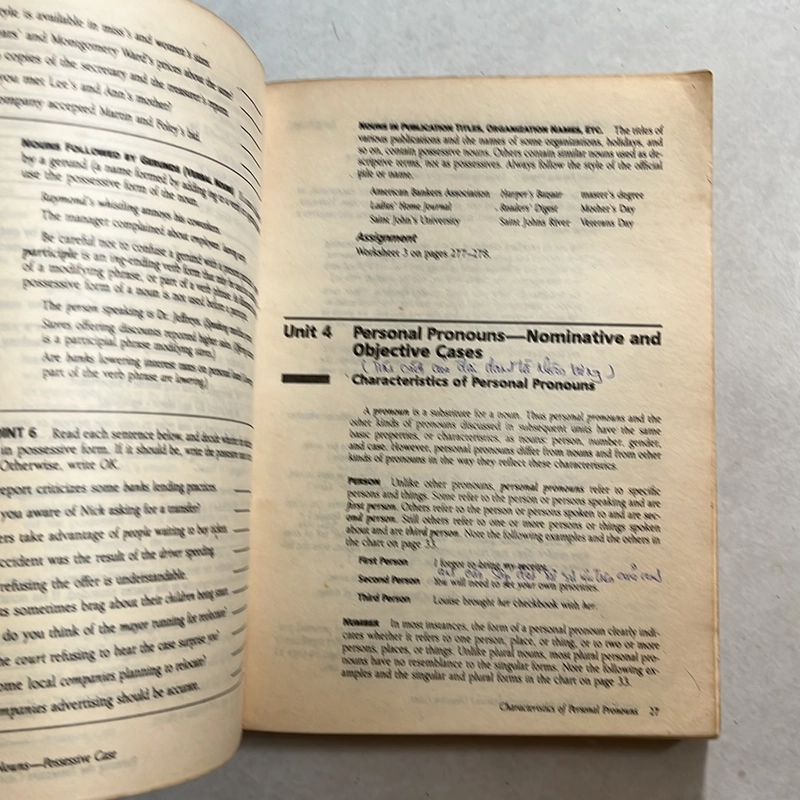 Business English Essentials — Price R.Voiles — 1993s 495716