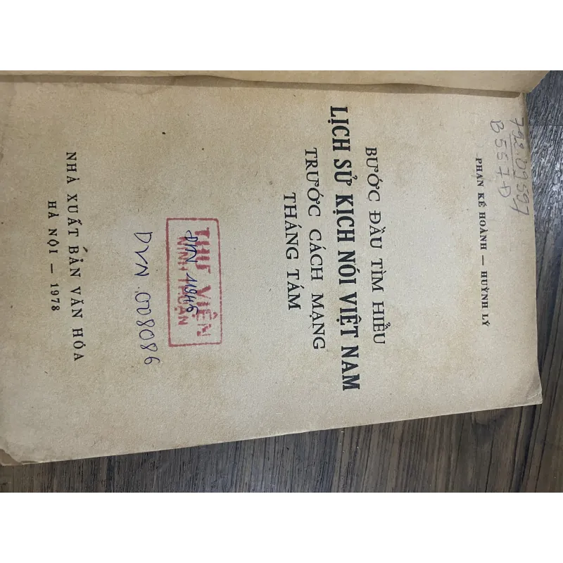 Bắt đầu tìm hiểu lịch sử kịch nói Việt Nam trước cách mạng tháng 8 1030313