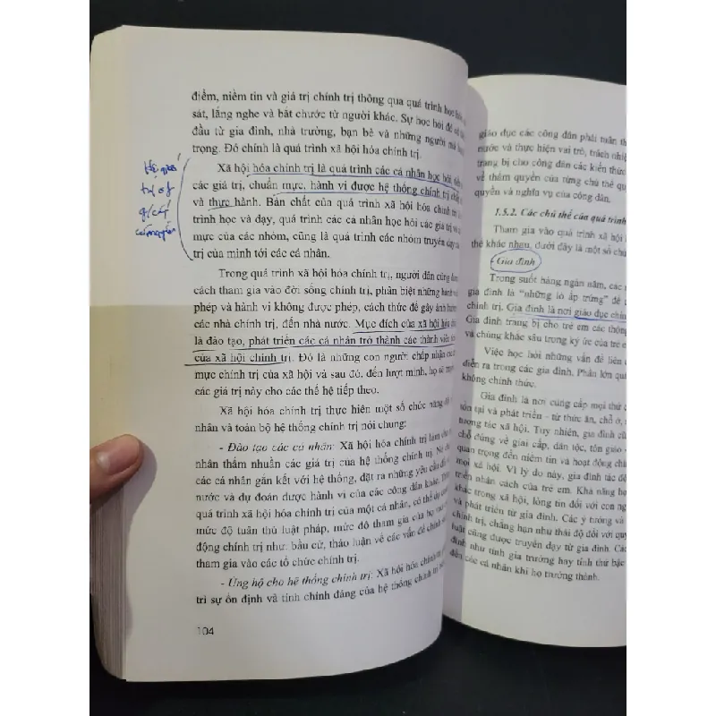 Giáo trình chính trị học dùng cho hệ đào tạo cao cấp lý luận chính trị mới 80% bẩn bìa, ố nhẹ, có chữ viết, highlight, gạch chân 2022 Học viện chính trị quốc gia Hồ Chí Minh HCM3004 GIÁO TRÌNH, CHUYÊN MÔN 445171