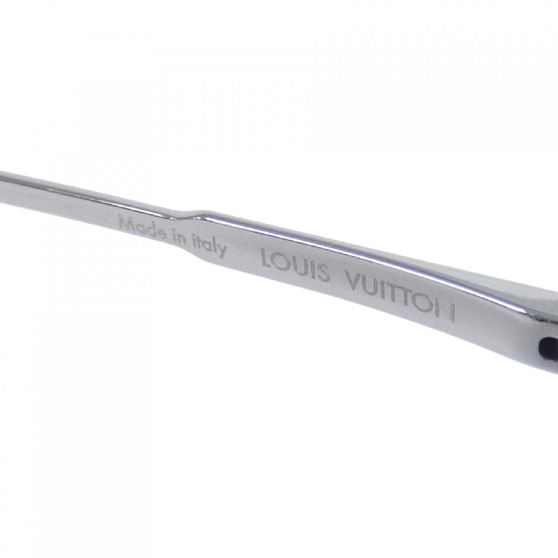 Kính mát Louis Vuitton Wellington Z1826E - Hàng hiệu Authentic 807877