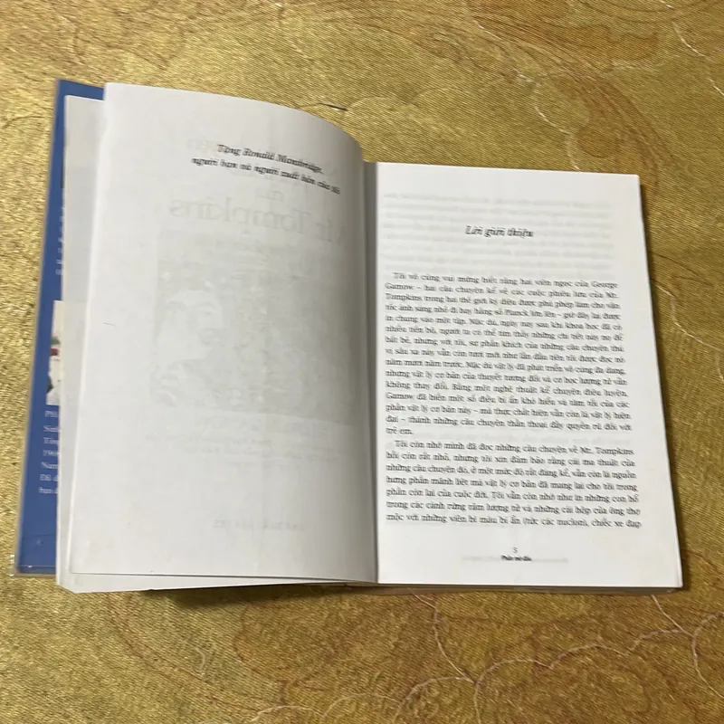 NHỮNG CUỘC PHIÊU LƯU CỦA MR. Tompkins TRONG VƯƠNG QUỐC TƯƠNG ĐỐI VÀ VƯƠNG QUỐC NGUYÊN TỬ 736481