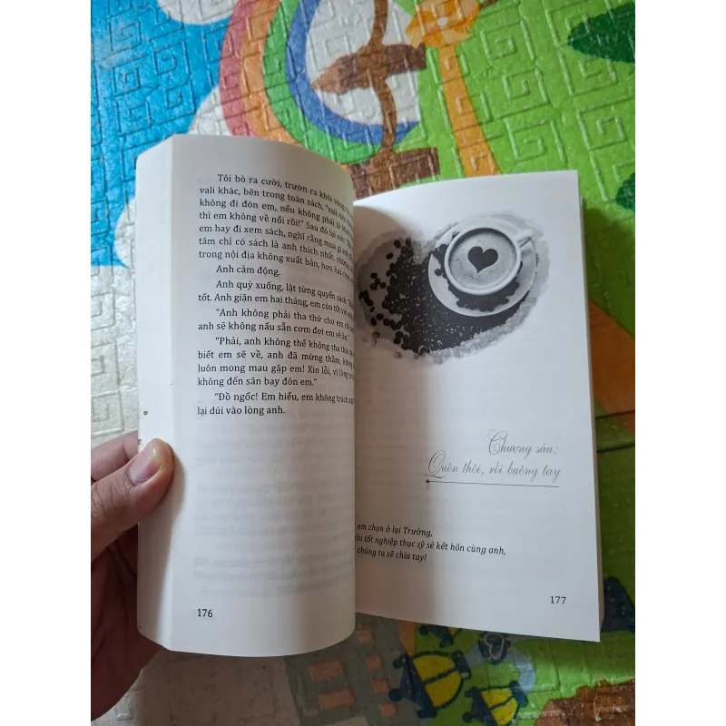 Một đóa hồng không đỏ cũng chẳng bạch 999833