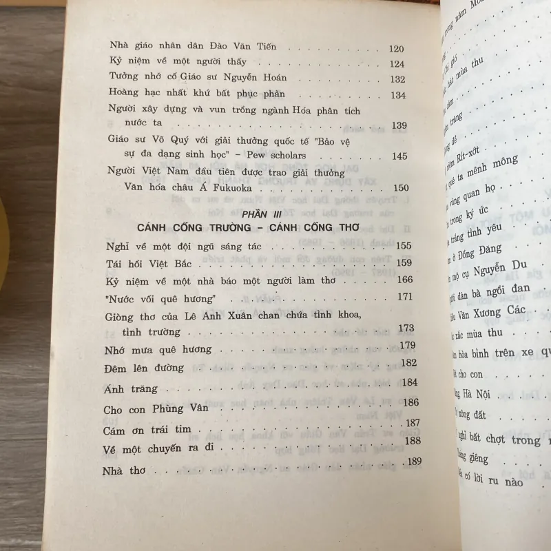 TRƯỜNG ĐẠI HỌC TỔNG HỢP HÀ NỘI, Hôm qua và hôm nay (XB 1996) 760367