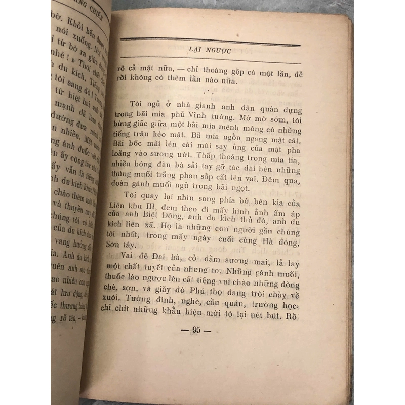 TUỲ BÚT KHÁNG CHIẾN - NGUYỄN TUÂN 455528