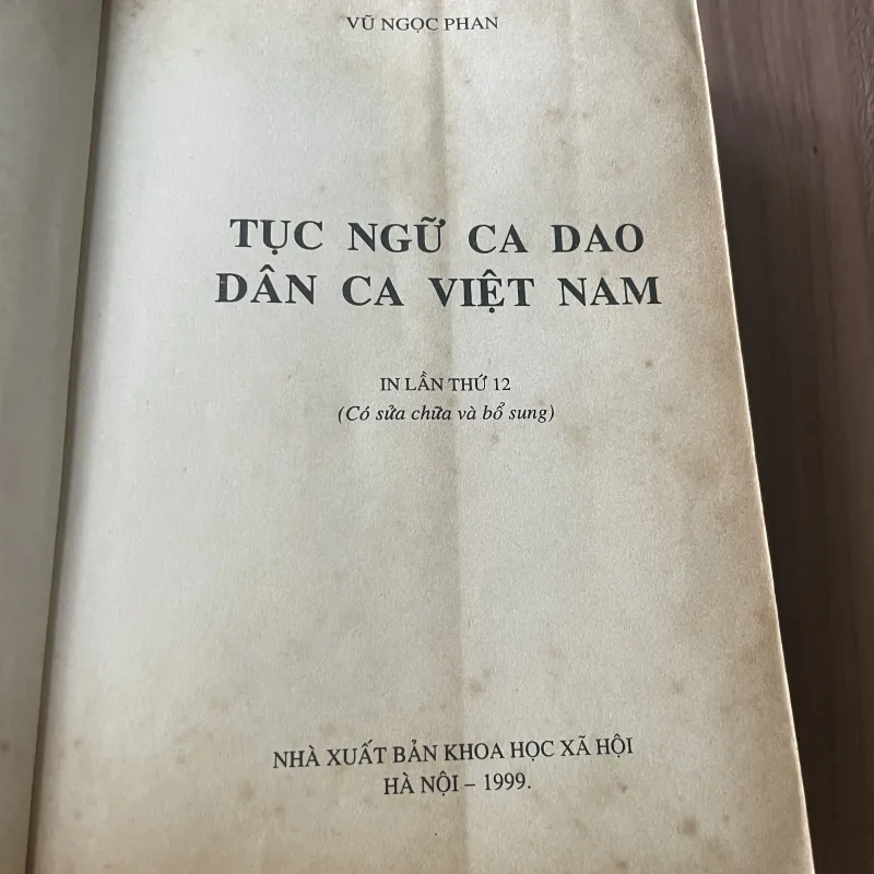 Vũ NGỌC PHAN - TỤC NGỮ CA DAO DÂN CA VIỆT NAM IN LẦN THỨ 12 748498