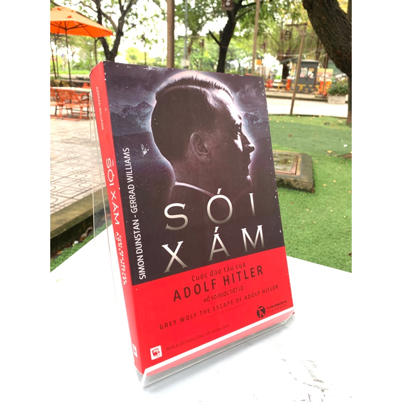 SÓI XÁM: CUỘC ĐÀO TẨU CỦA ADOLF HITLER - SIMON DUNSTAN & GERRAD WILLIAM 546017