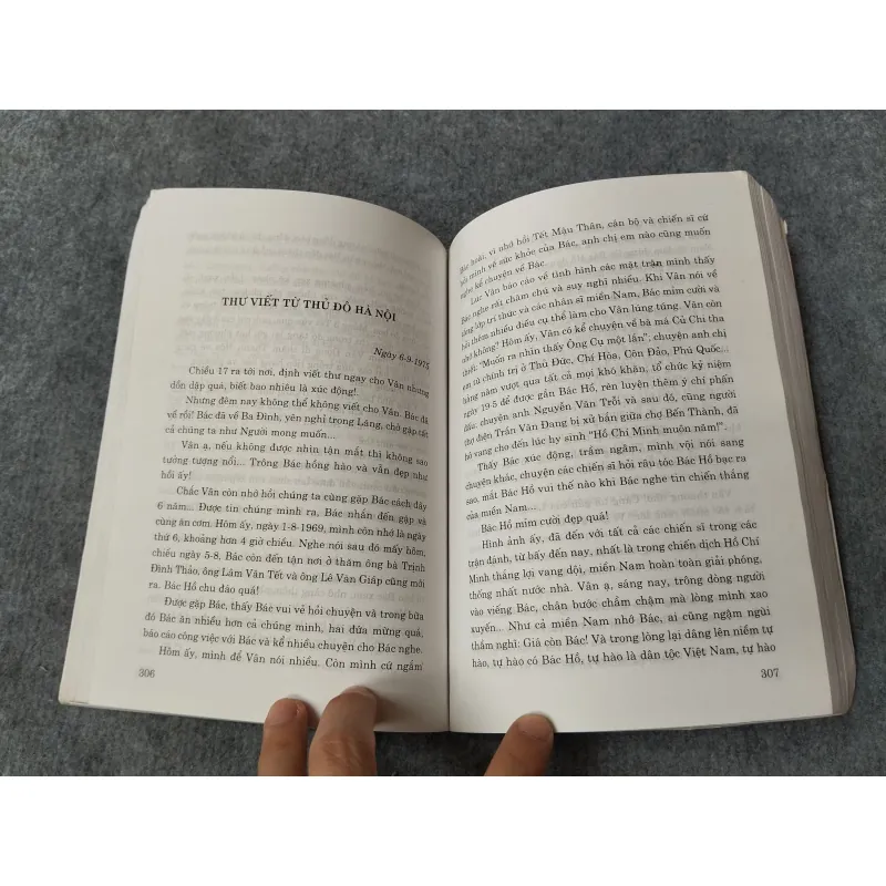 THƯ KÝ BÁC HỒ KỂ CHUYỆN - VŨ KỲ 700990