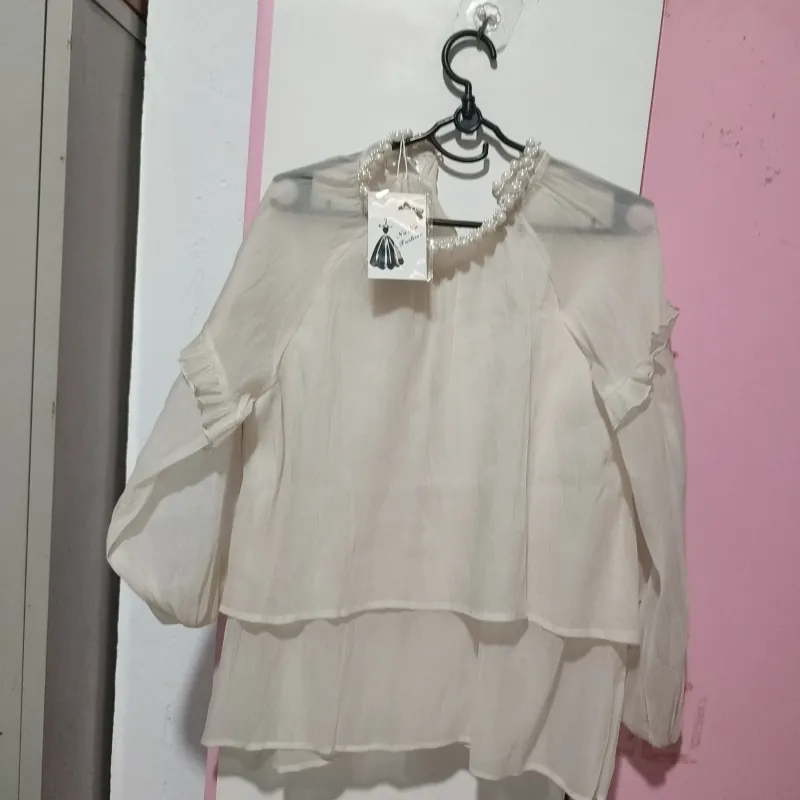 Áo voan 2 lớp đính ngọc trai ở cổ 1010204