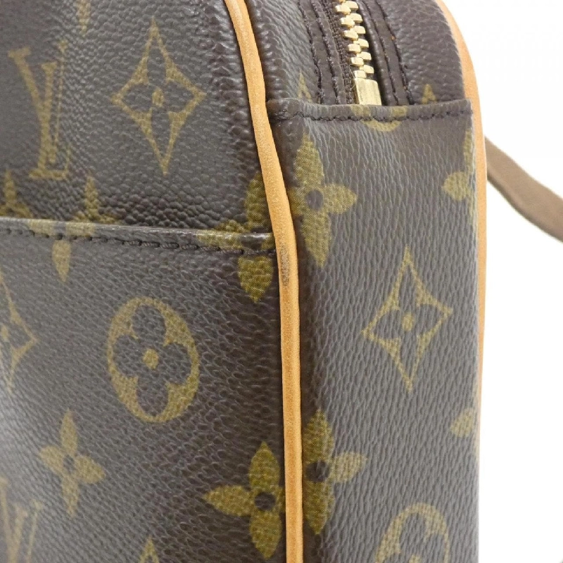 Túi đeo vai Louis Vuitton Monogram Pochette Gange M51870 611890