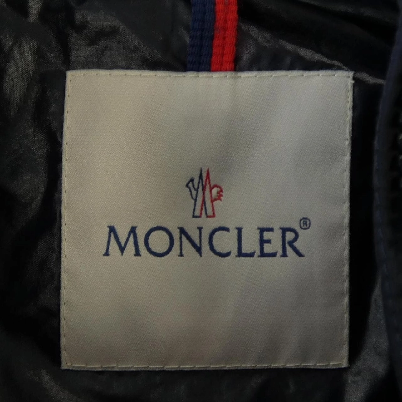 Áo khoác MONCLER DAUPHINE - Hàng hiệu Authentic 820530