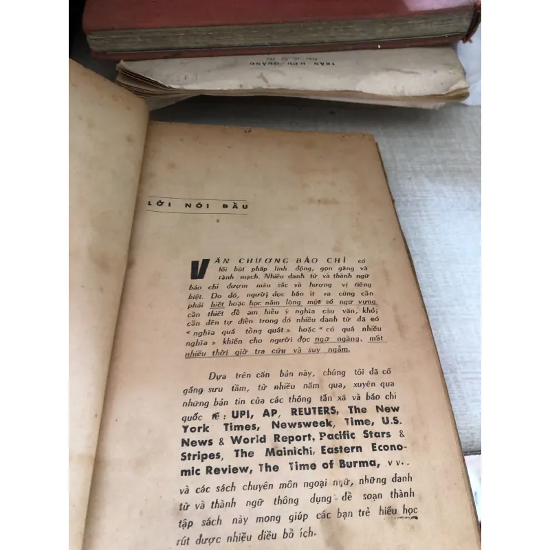 Danh từ và thành ngữ thông dụng báo chí Anh Mỹ 1001018