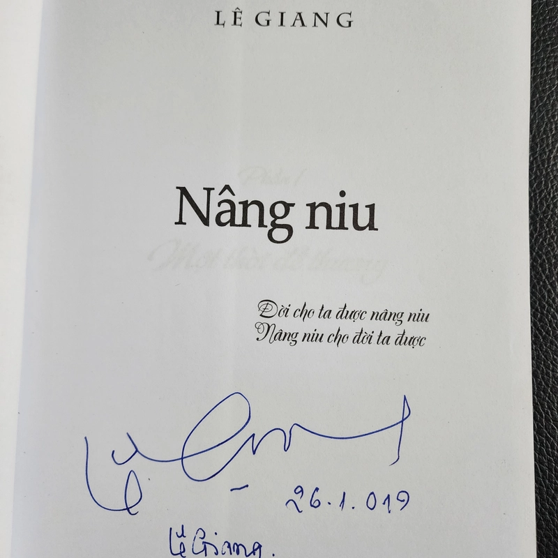 Nâng niu | thủ bút nhà văn Lê Giang  476016