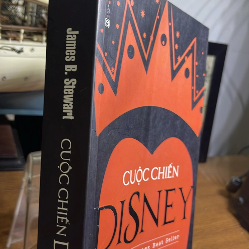 Cuộc chiến Disney James B. Stewart 502532