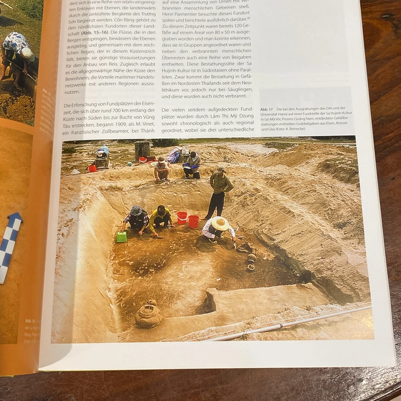 SCHATZE DER ARCHAOLOGIE VIETNAMS (BÁU VẬT KHẢO CỔ HỌC VIỆT NAM), XUẤT BẢN TẠI ĐỨC (2016) 493492