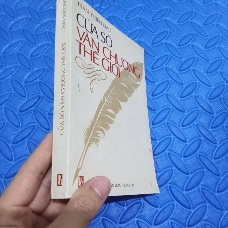 Cửa Sổ Văn Chương Thế Giới  1030157