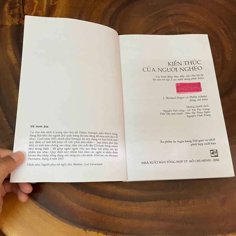 II Tựa sách: Kiến Thức Của Người Nghèo - J. MICHAEL FINGER & PHILIP SCHULER - 2004 452314