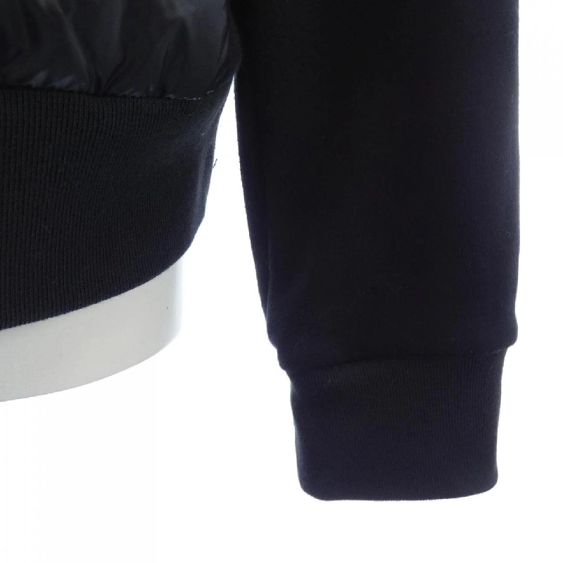 Moncler MONCLER 10938G00028 Áo khoác lông 628879