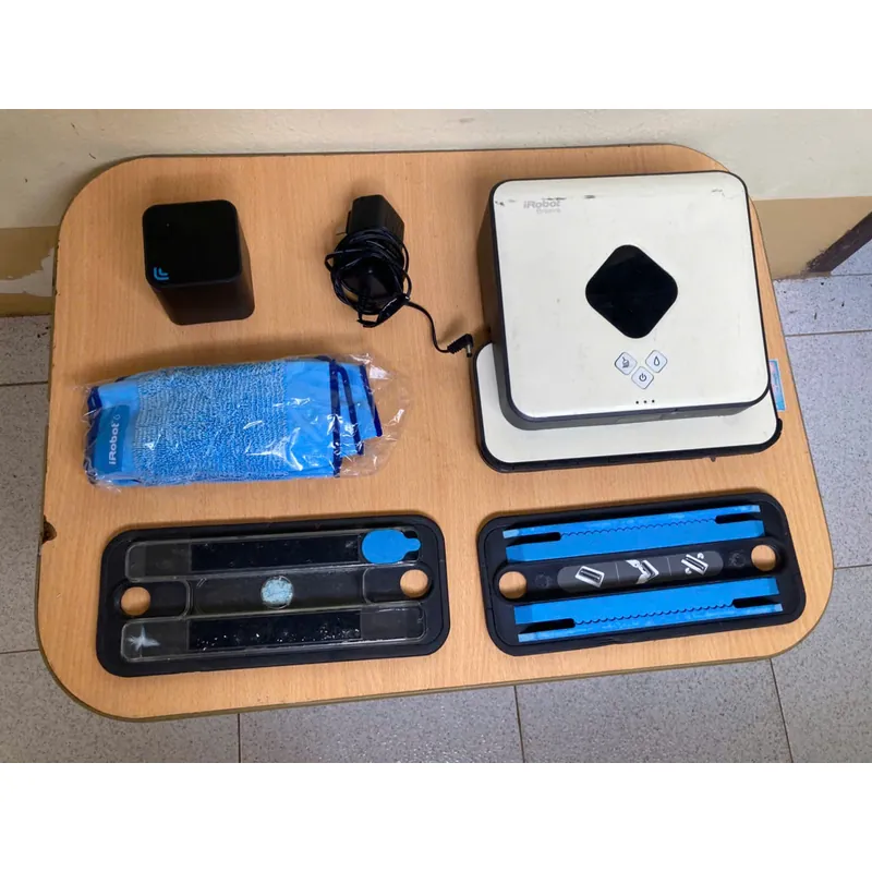 Robot lau nhà của hãng Iroobot Braava 380j ,máy lau nhà chuyên dụng. 495720