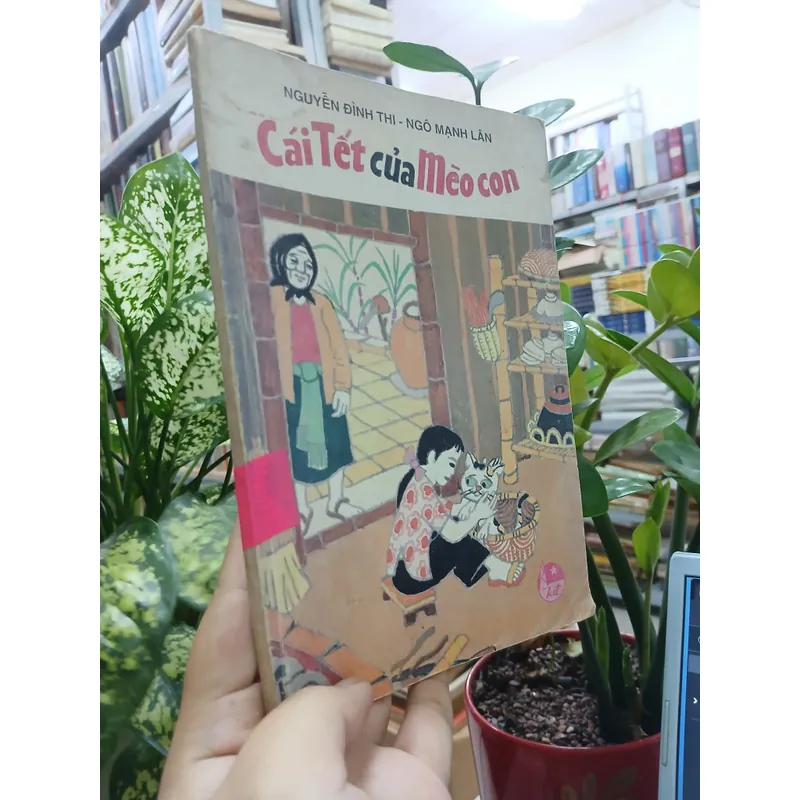 CÁI TẾT CỦA MÈO CON 553275