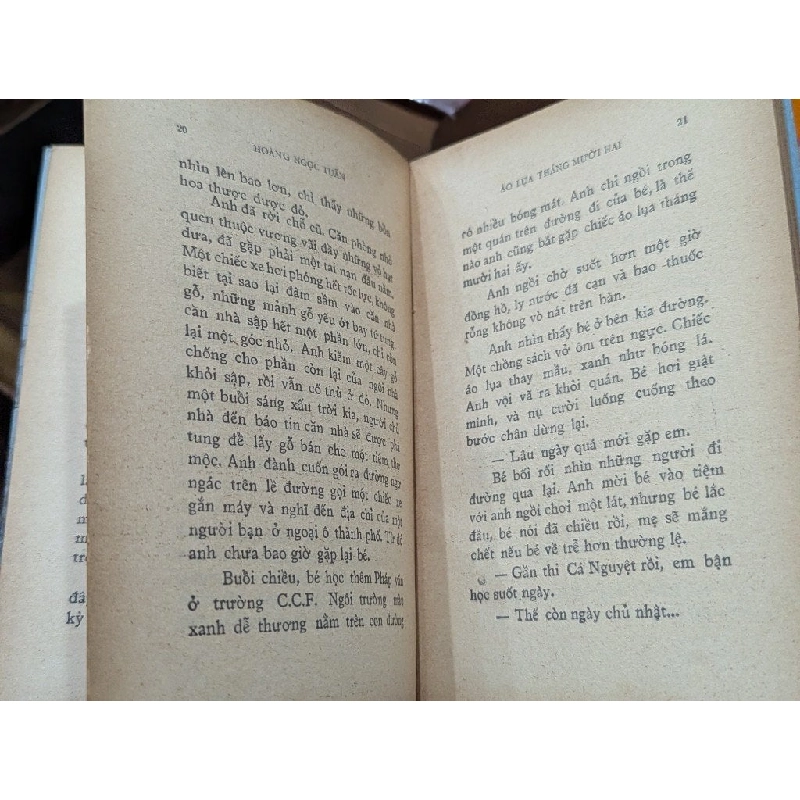 Cô bé treo mùng - Hoàng Ngọc Tuấn 999121