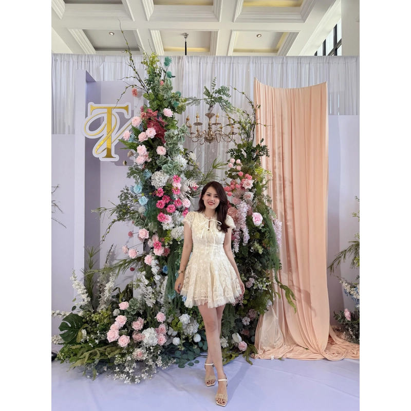 Đầm ren mặc cưới 464554