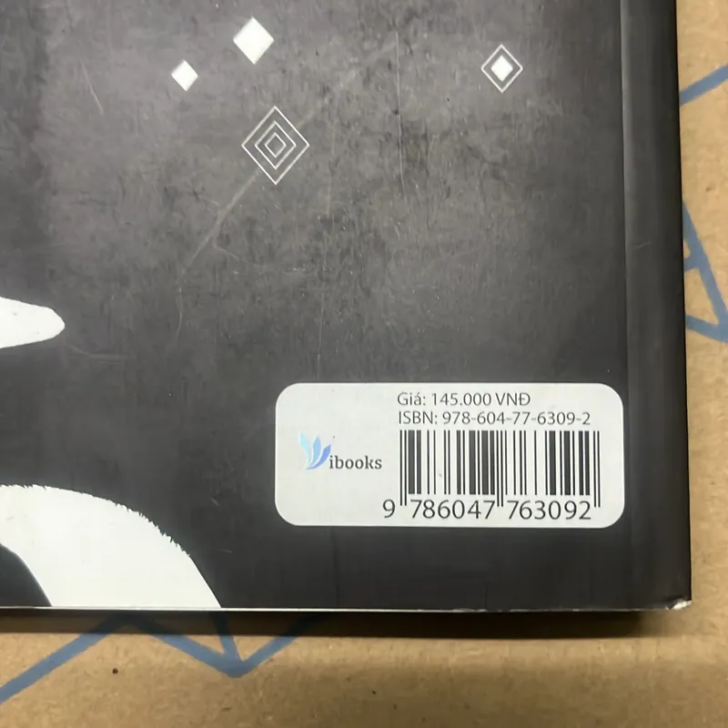 Thiên tài bên trái, kẻ điên bên phải 572652