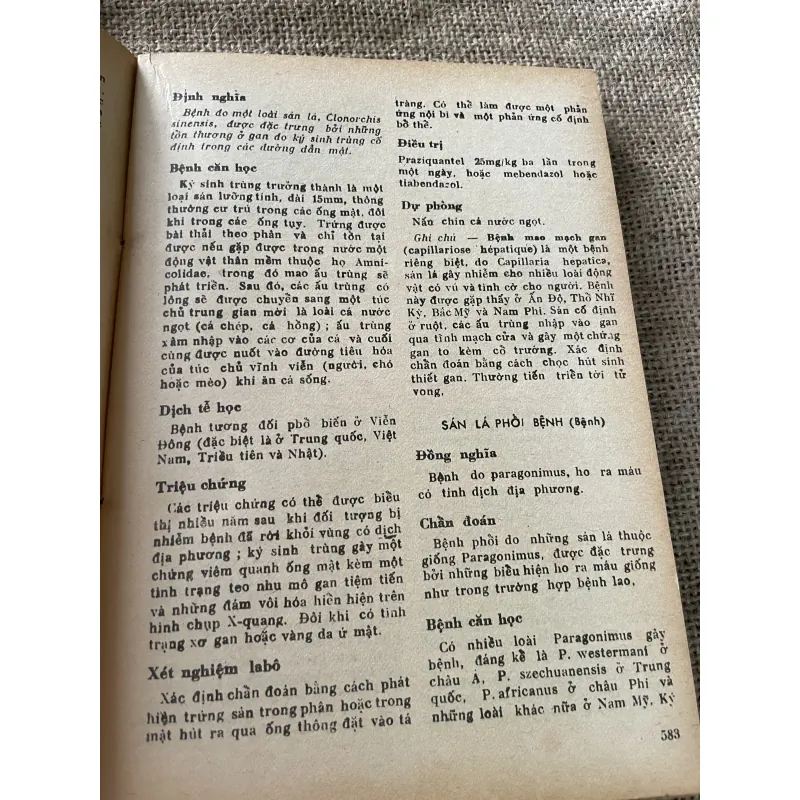 Cẩm nang lâm sàng hoc tập 2 - 1989 - V. FATTORUSSO. - O. RITTER  từ triệu chứng 792201