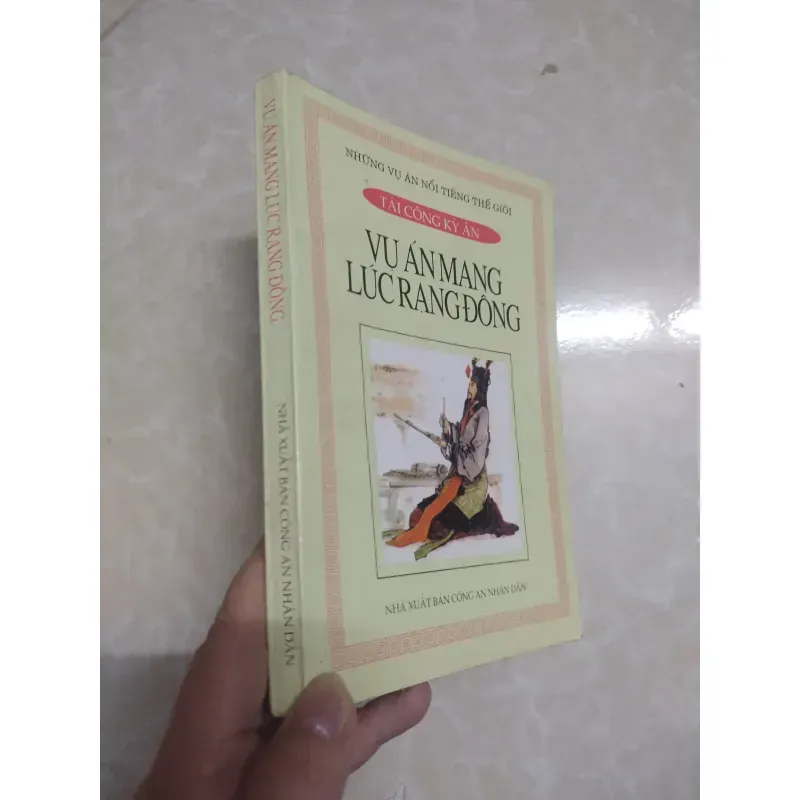 Sách: Tài công kì án - Vụ án mạng lúc rạng đông 931650