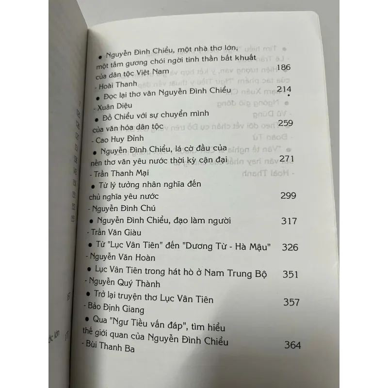 Nguyễn Đình Chiểu: Tác phẩm & Lời bình - Nhà xuất bản Văn học 991759