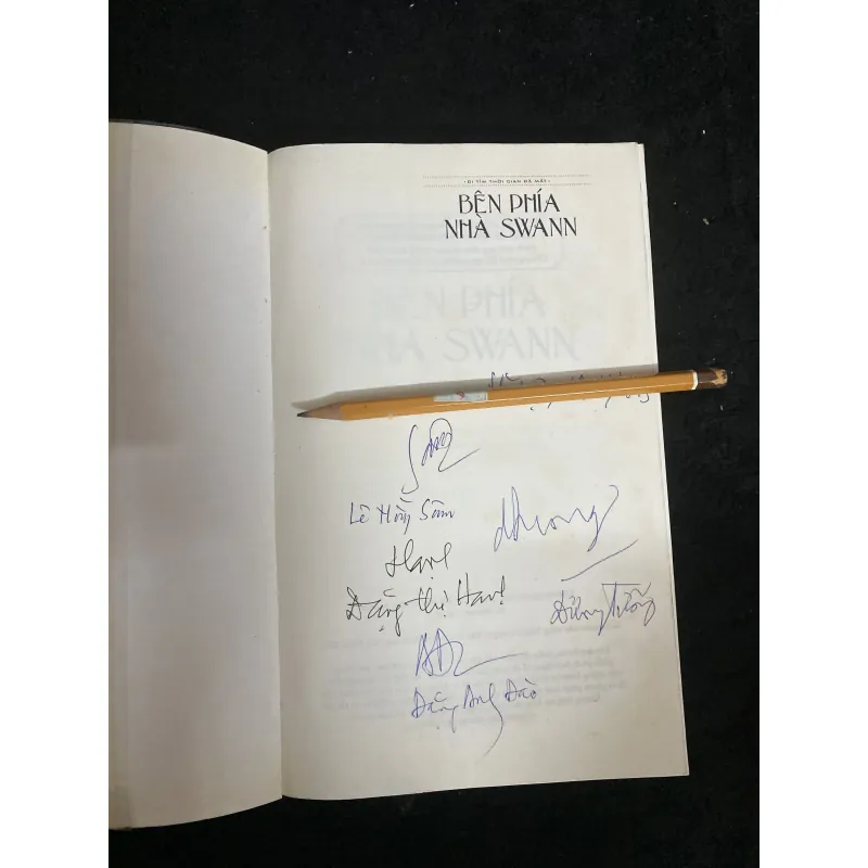 Bên Phía Nhà Swann-Marcel Proust. ( chữ ký 4 dịch giả) 1030890