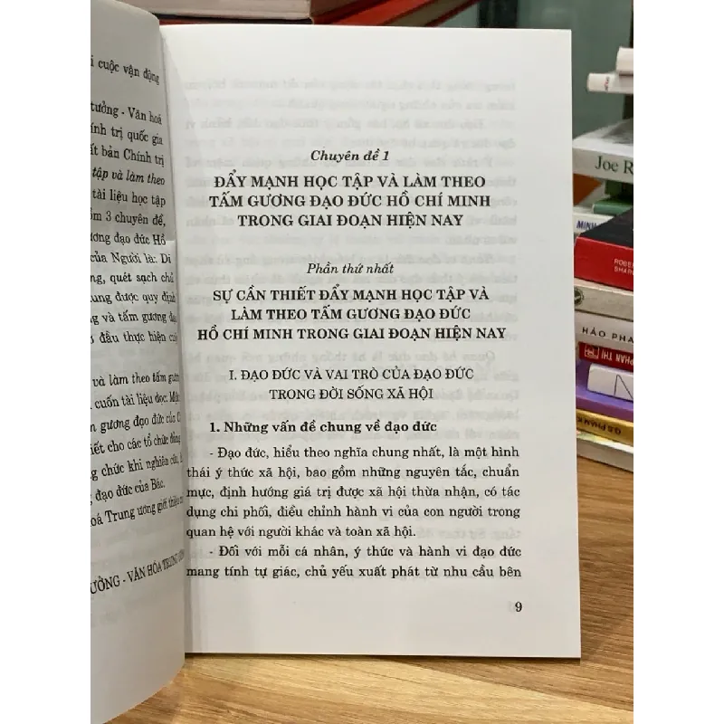 Đẩy mạnh học tập và làm theo tấm gương đạo đức Hồ Chí Minh -NXB chính trị quốc gia 716713