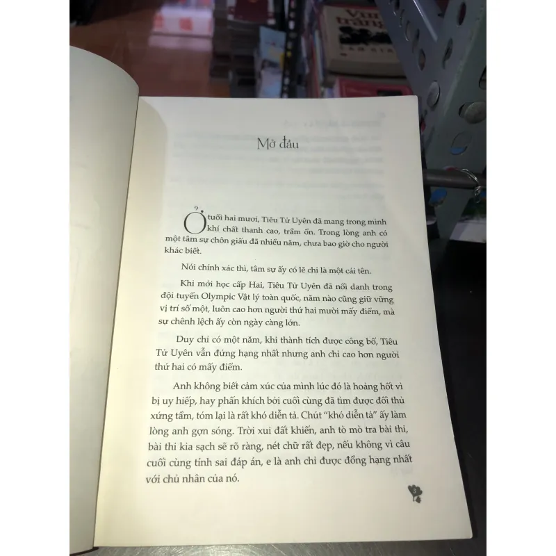 Ngoảnh lại mỉm cười - Đông bôn tây cố 1002498