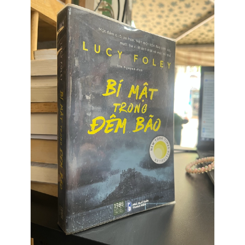 Bí Mật Trong Đêm Bão - Lucy Foley 534222