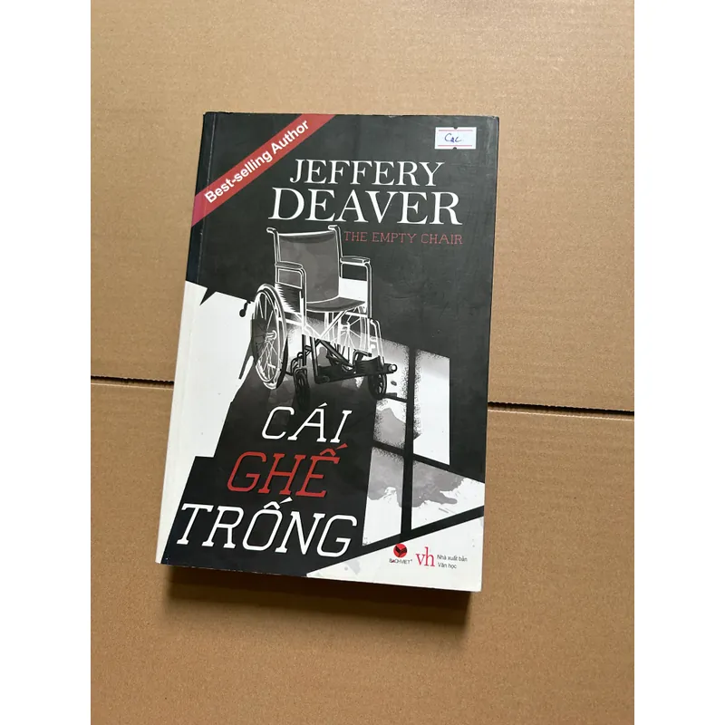 Cái ghế trống 734413