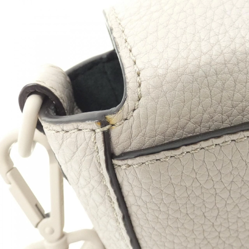 Túi xách Fendi Baguette Messenger Medium 7VA537 AG0L 612798