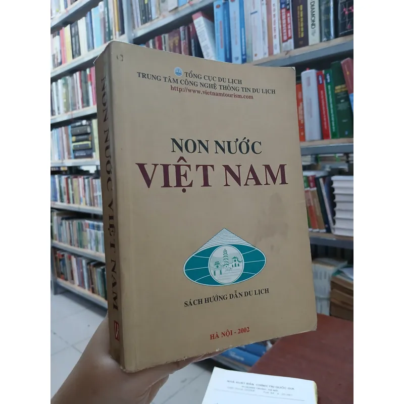 NON NƯỚC VIỆT NAM 731562