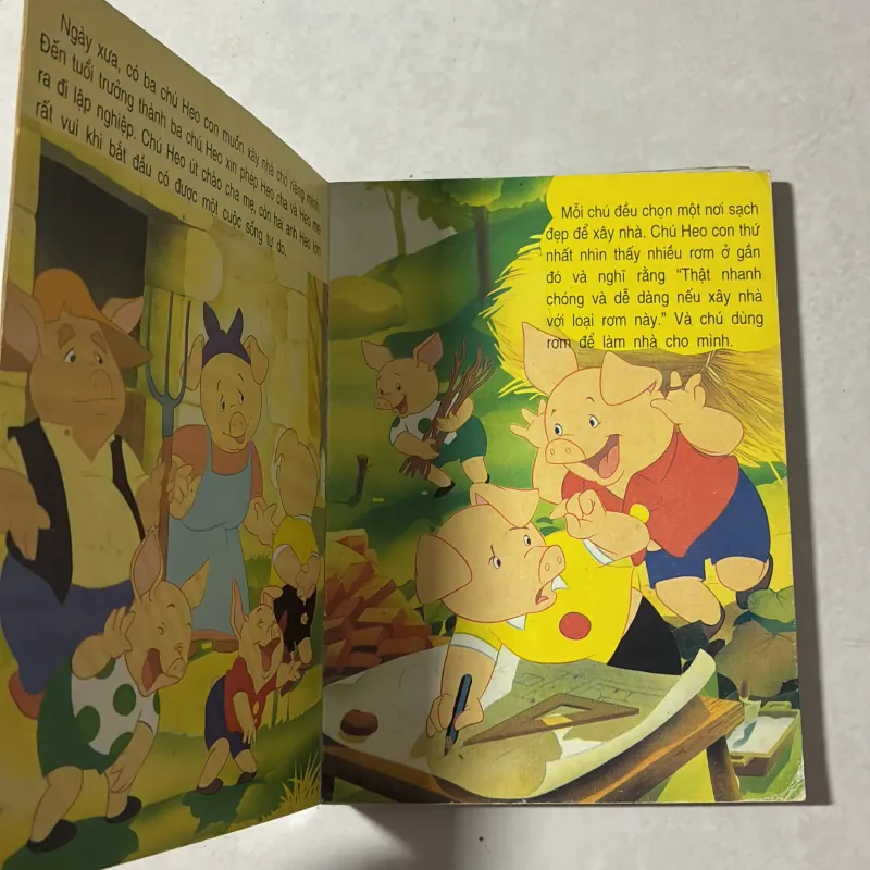 Chúc mừng sinh nhật/ Heo con xây nhà (2 cuốn) - 1997s 765986