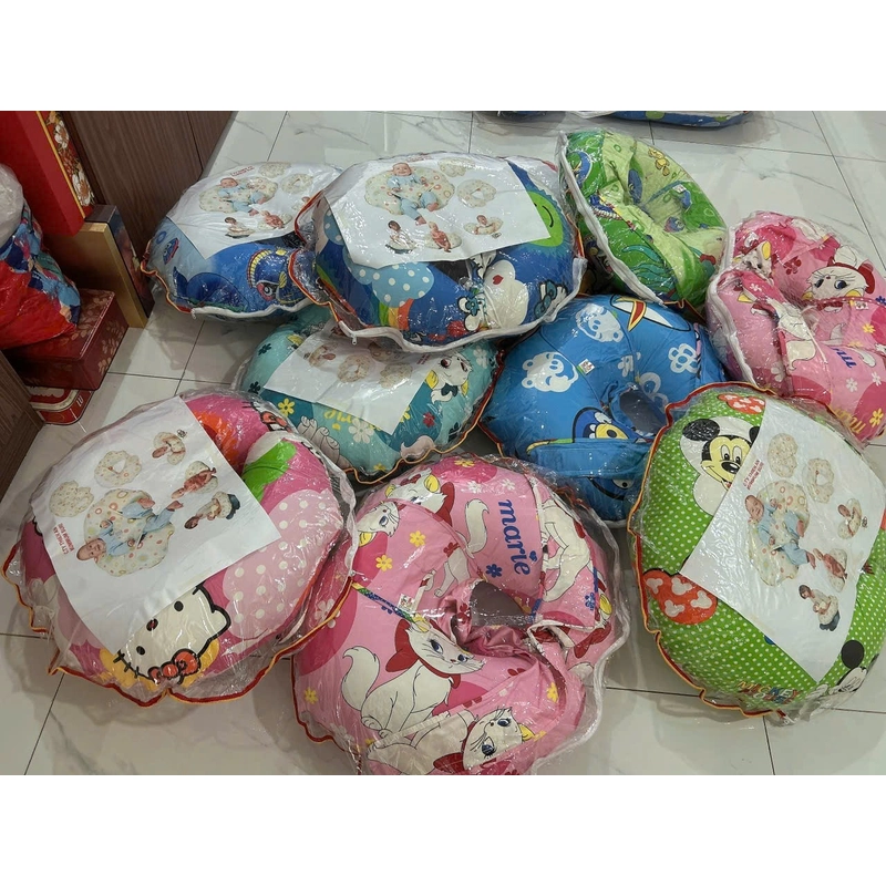 GỐI ĐA NĂNG CHỮ C DÙNG CHO BÉ BÚ , BÉ BÒ , LẪY , LẬT 530736