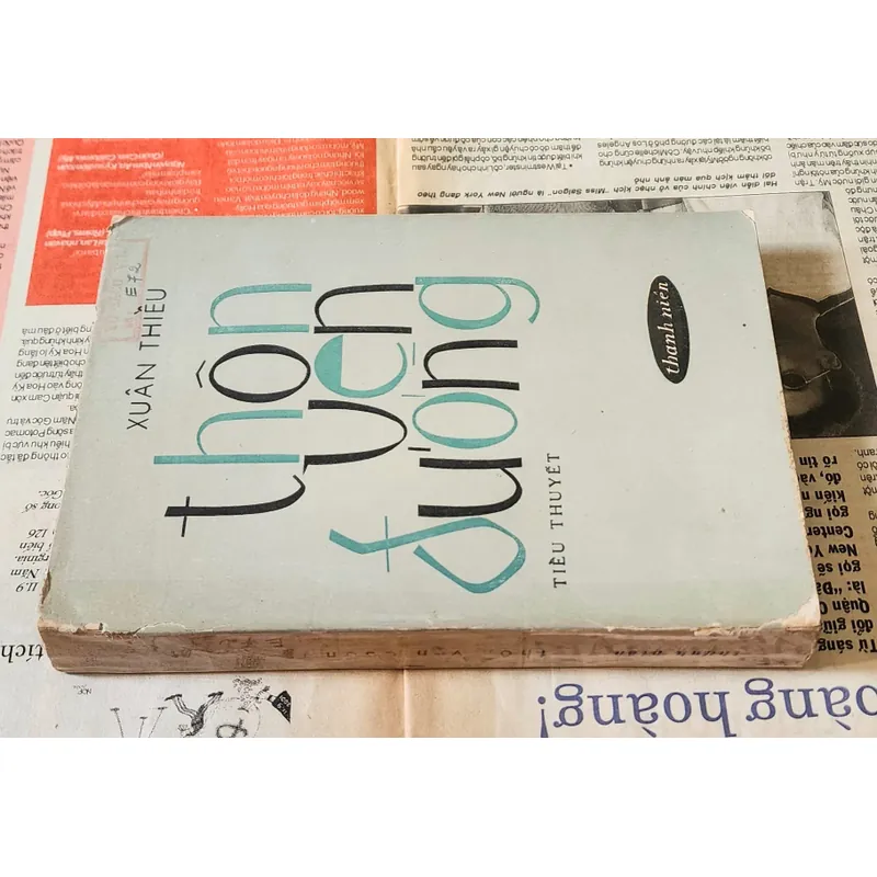Tiểu thuyết THÔN VEN ĐƯỜNG - Tác giả: Xuân Thiều (1973) 726050