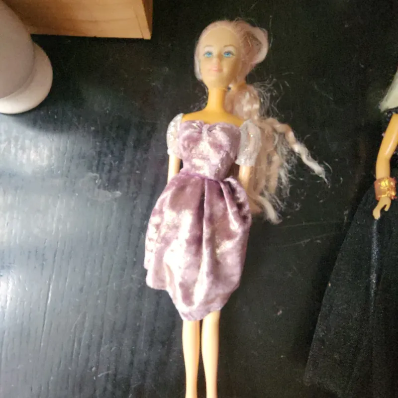 Búp bê Barbie đầm tím 1005308